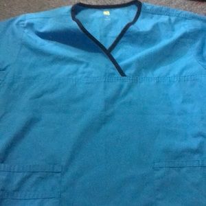 Set of large wink scrubs